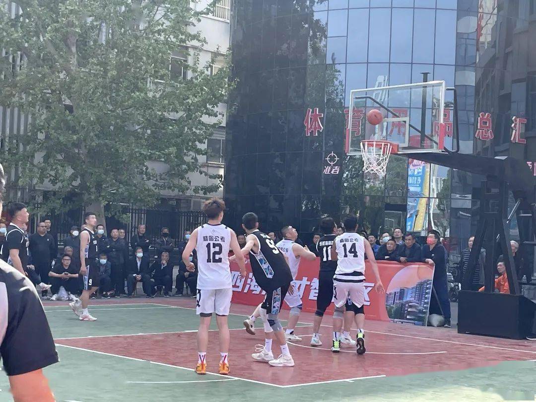 防守秀场，篮球场上的光芒四射